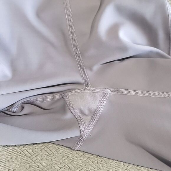 Lululemon In Movement Tight 25" Dark Chrome Legging - Size 4 - Picture 13 of 13